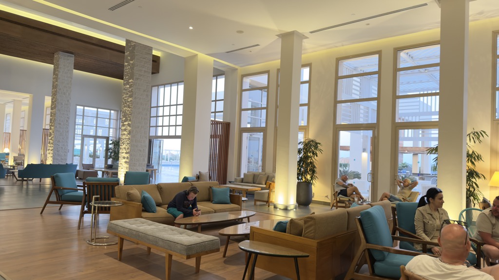 lobby01
