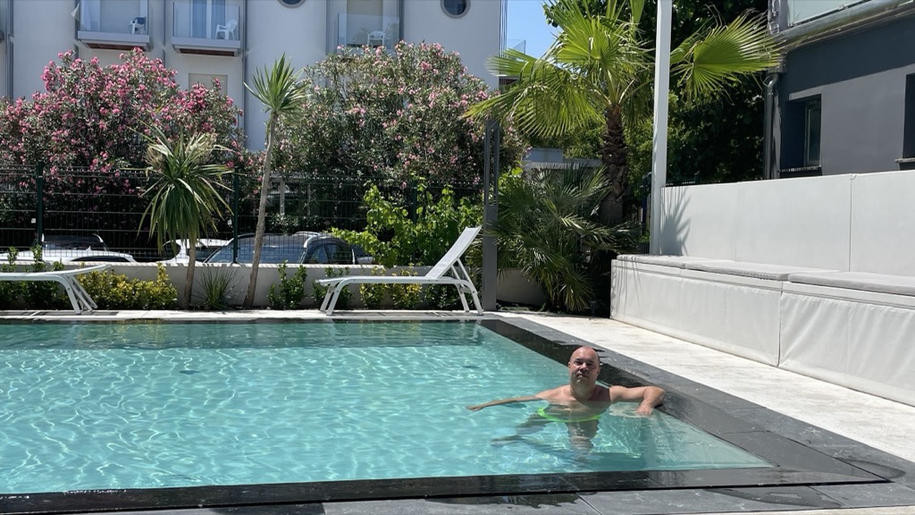 poolB