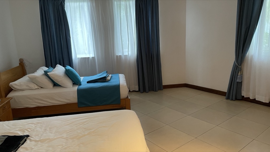 room02